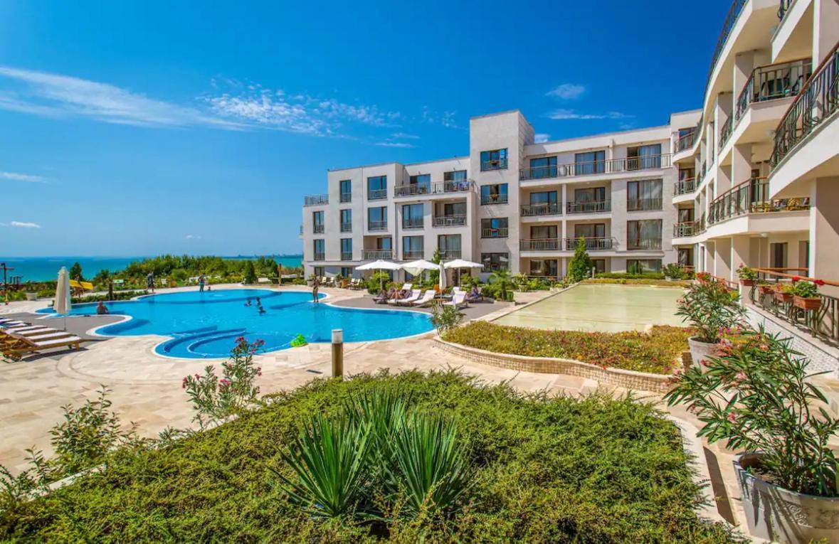 June One Bedroom Sea View Apartment Diamond Beach Resort Szarafovo Kültér fotó