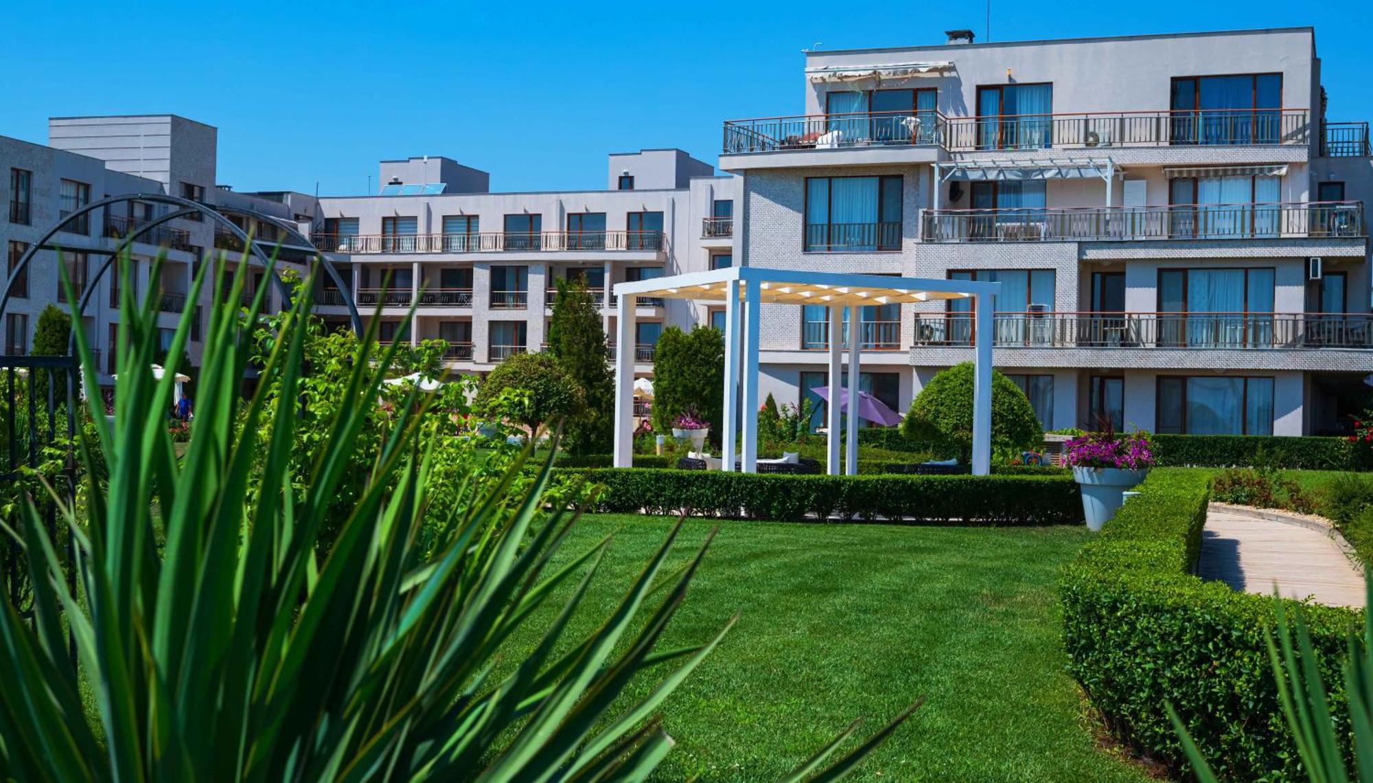 June One Bedroom Sea View Apartment Diamond Beach Resort Szarafovo Kültér fotó